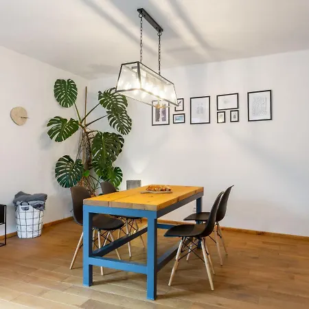 By Interhome